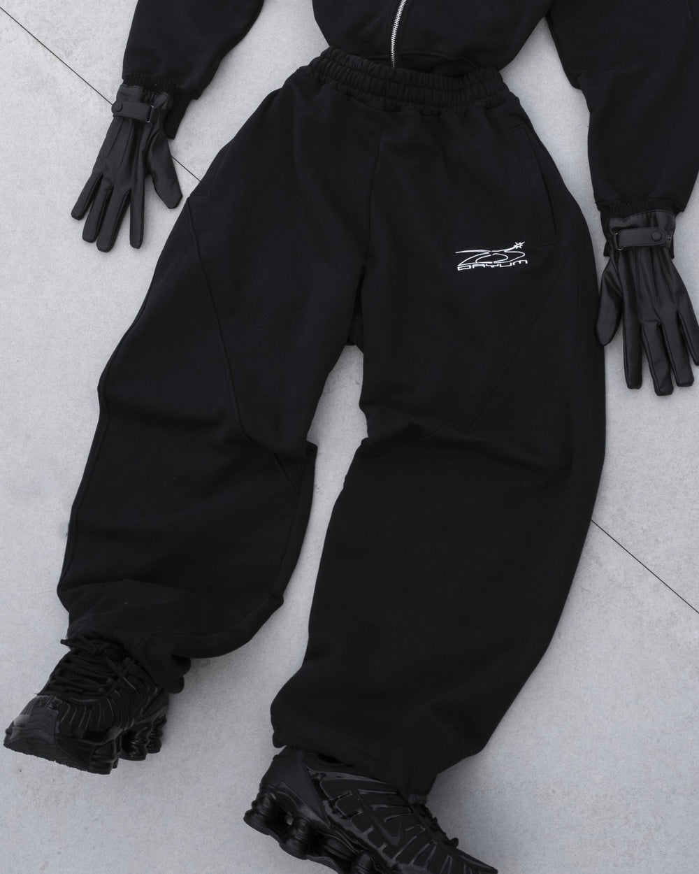 D26-BAGGY JOGGERS
