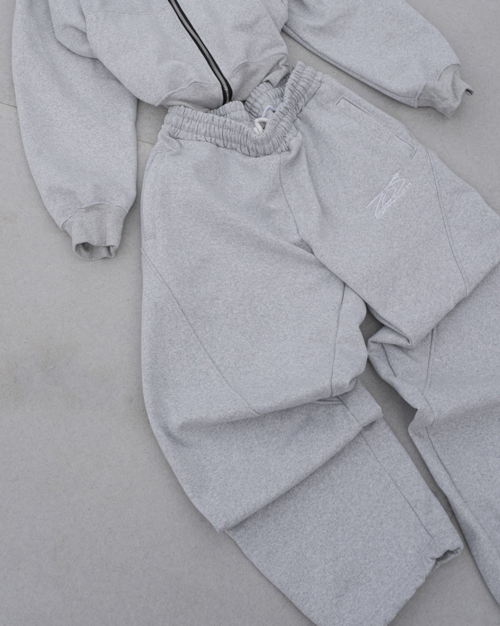 D26-BAGGY JOGGERS