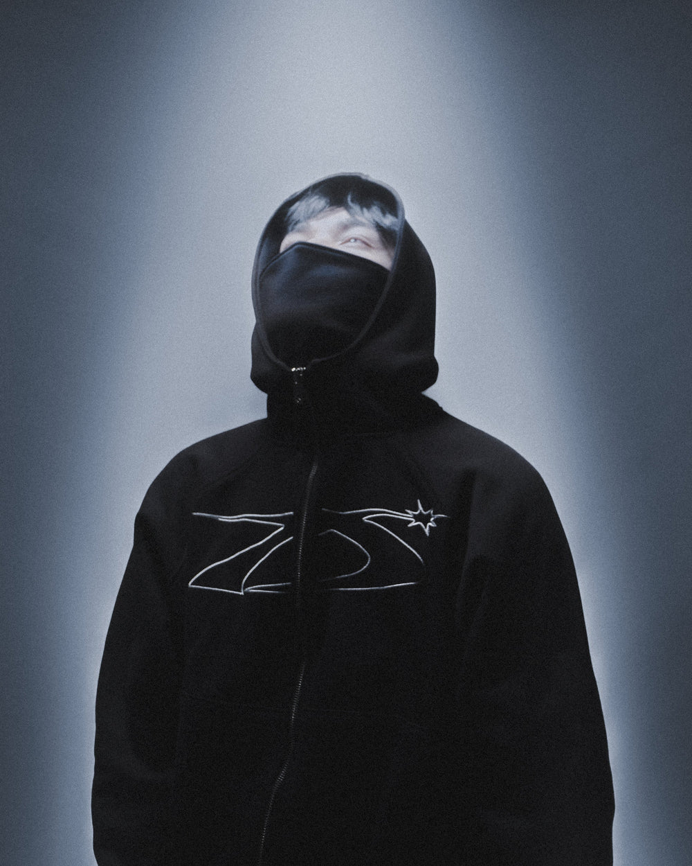 D26-MASKED ZIP-UP